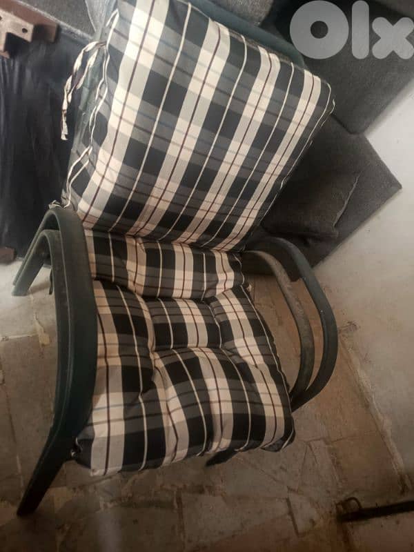 كراسي المنوم عدد ٦مع طاوله ولوح قزاز 2