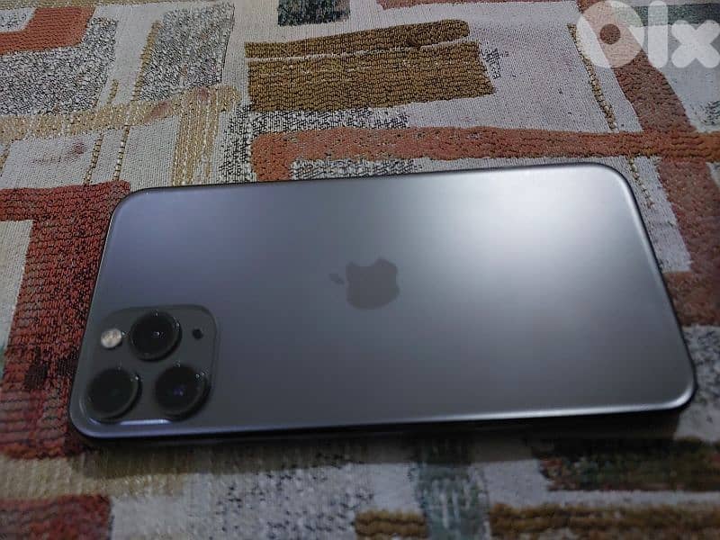 barely used iphone 11 pro for sale 3