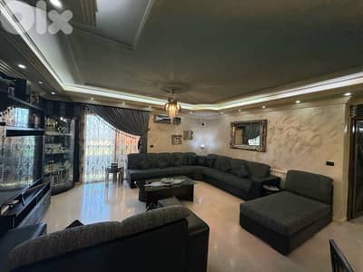 صالون للبيع