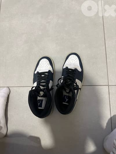 jordan 1s (authentic) like new