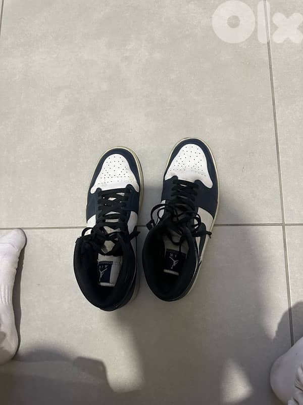 jordan 1s (authentic) like new 0