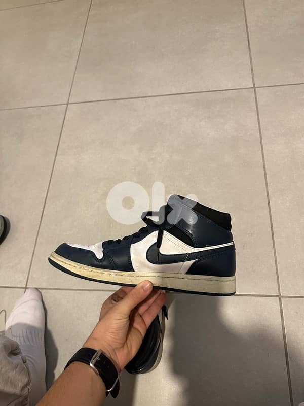 jordan 1s (authentic) like new 2