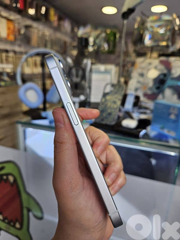 15 128gb used like new 3