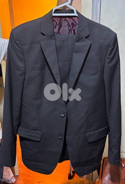 Yves Zalier super 120’s wool suit and tie, Italy