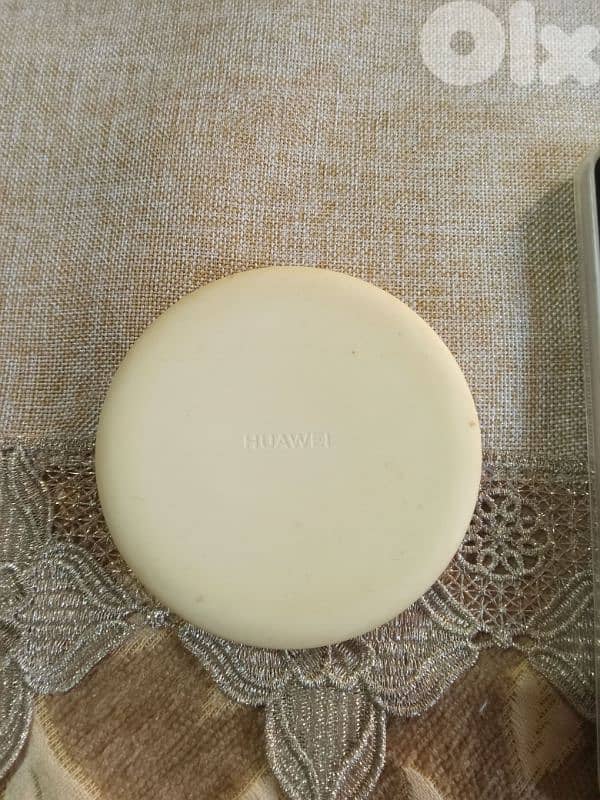 تلفون هواوي للبيع معو بطارية من شركة و كفر و قطعة من شركة السعر 65$ 3