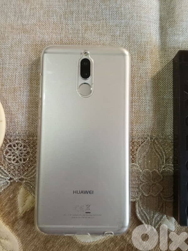 تلفون هواوي للبيع معو بطارية من شركة و كفر و قطعة من شركة السعر 65$ 11