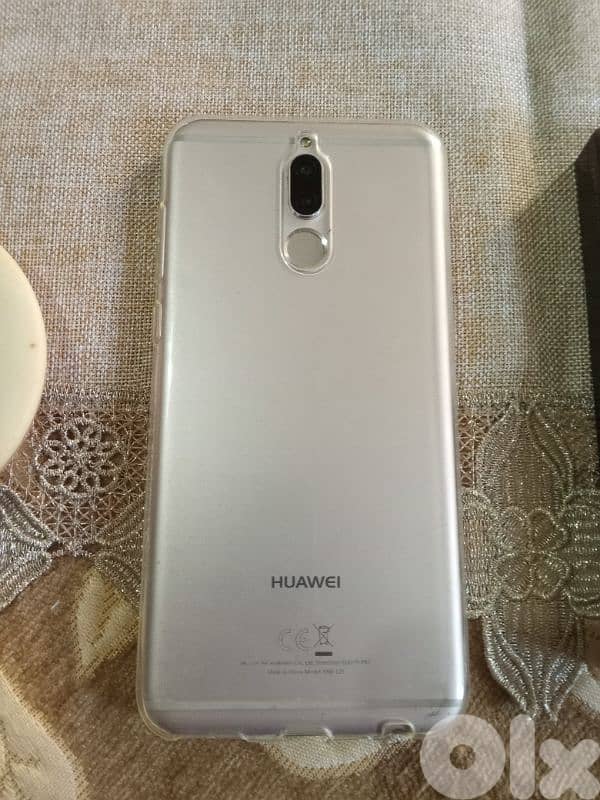 تلفون هواوي للبيع معو بطارية من شركة و كفر و قطعة من شركة السعر 65$ 12