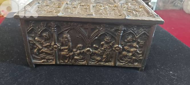 صندوق العشاء السري