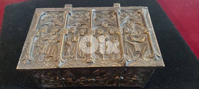 صندوق العشاء السري 2