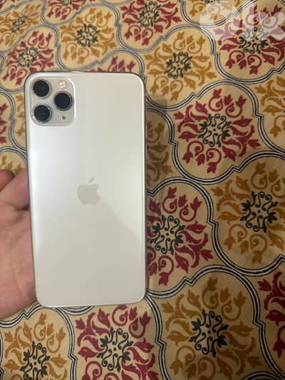 iPhone 11 Pro Max 256 (never fixed)