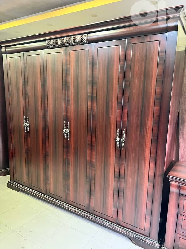 غرفة نوم ماليزية ملكية مستوردة شبه جديدة 1