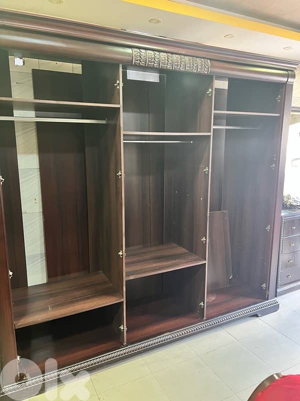 غرفة نوم ماليزية ملكية مستوردة شبه جديدة 8