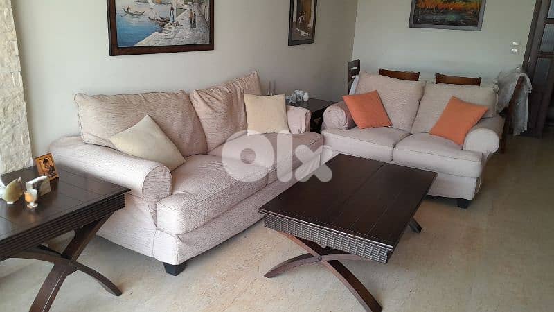 صالون كامل للبيع حالة ممتازة 1