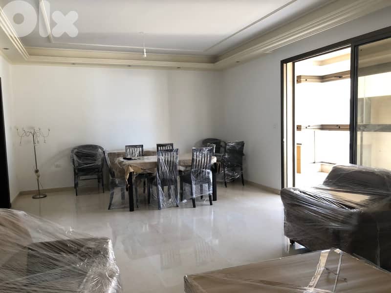 SPACIOUS APARTMENT IN AIN EL MRAISSEH PRIME (200SQ) 3 BEDS , (JNR-126) 0