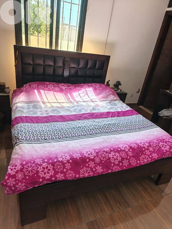 used bed with mattress 0