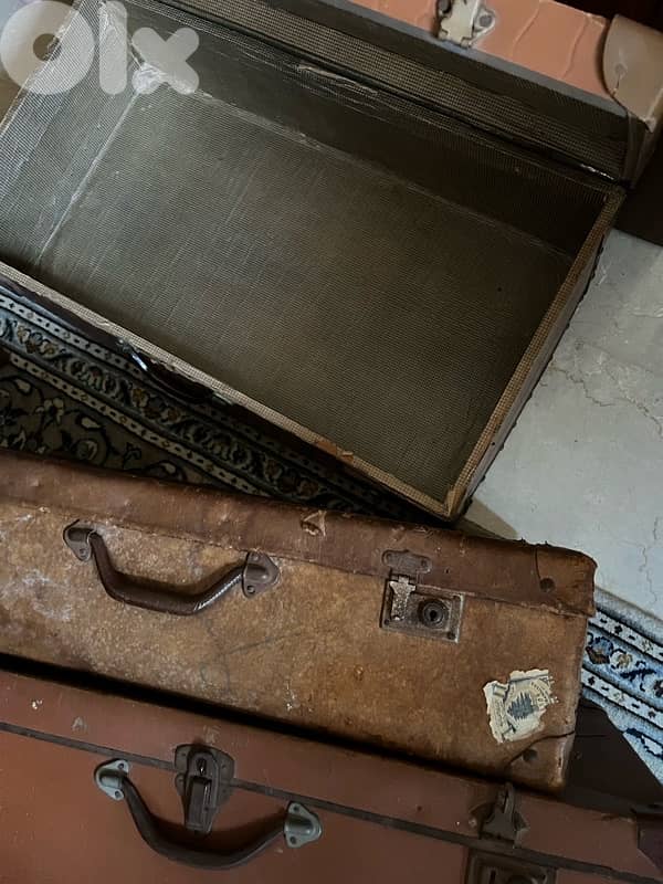 VINTAGE suitcases 1
