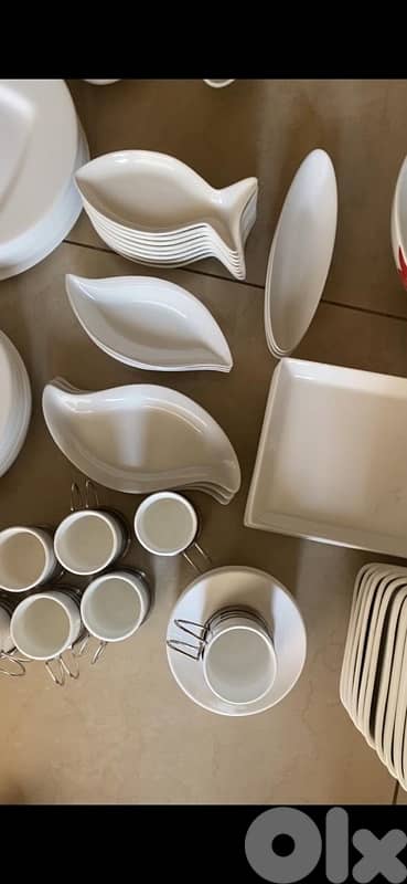 CUPS AND PLATES