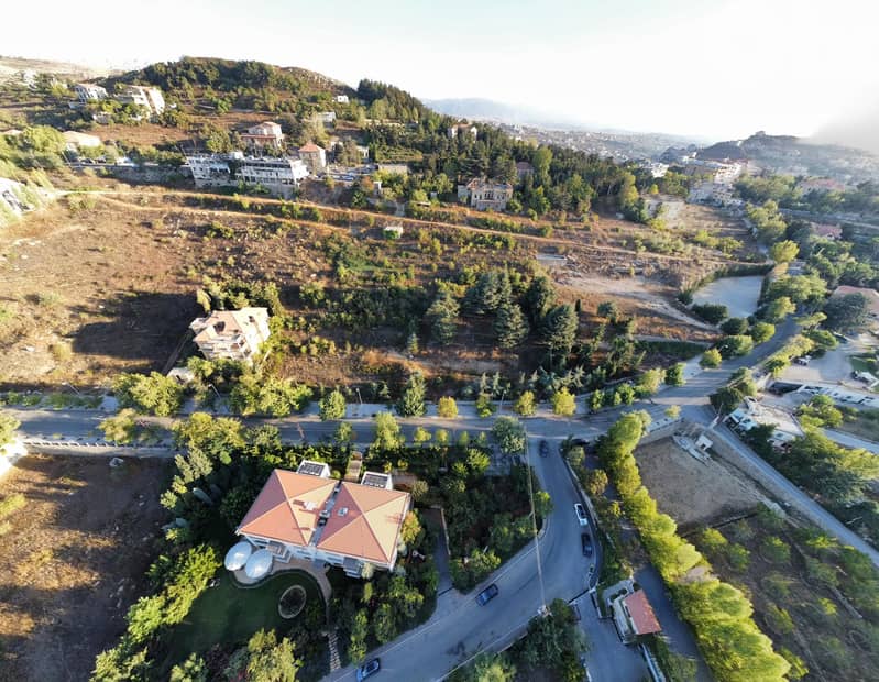 Premium Land for sale in Cornishe Sawfar, Aley ارض مميزة للبيع في صوفر 2