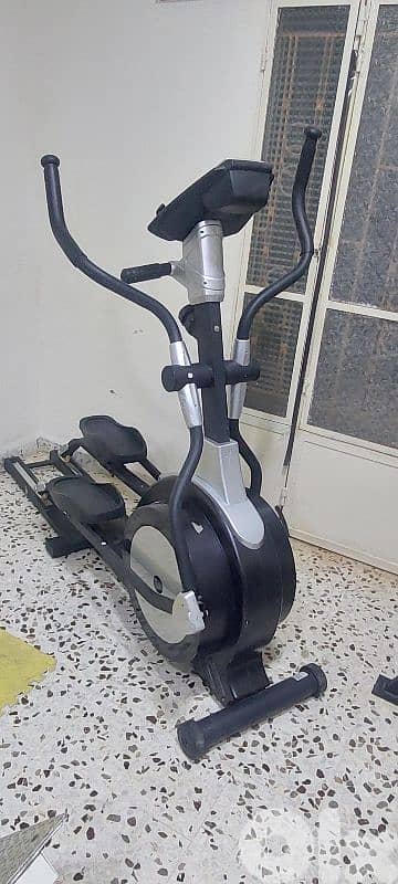 Elleptical big size like new