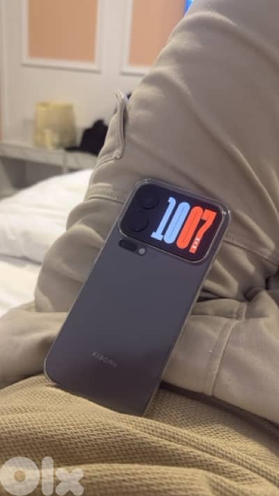 xiaomi 17 pro max brand new , 2 charge cycles