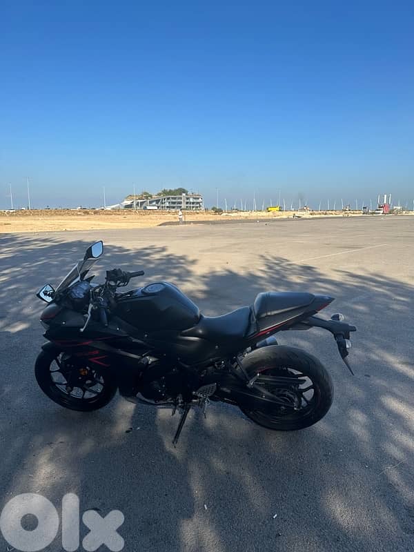 R25 Yamaha 3