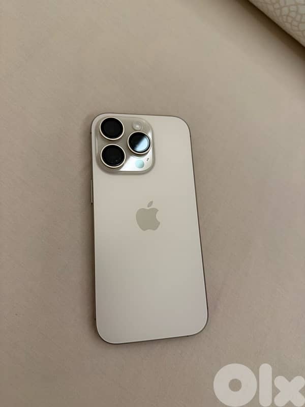 Iphone 16 pro 256gb like new no scratches battery 96% 2