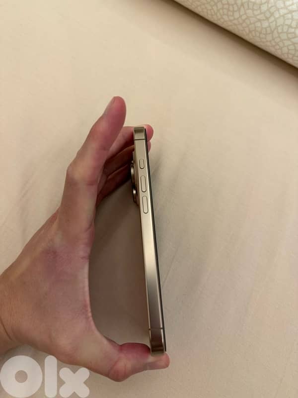 Iphone 16 pro 256gb like new no scratches battery 96% 3