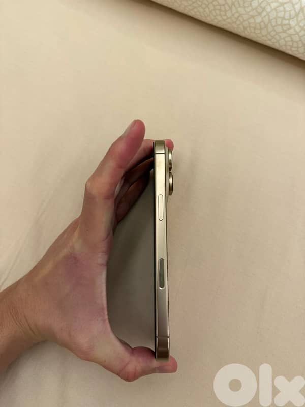 Iphone 16 pro 256gb like new no scratches battery 96% 5