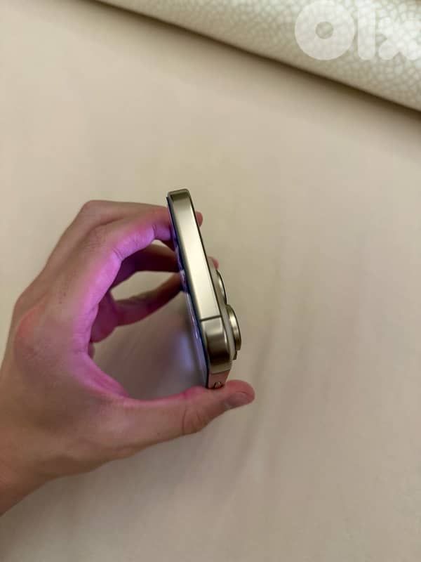 Iphone 16 pro 256gb like new no scratches battery 96% 6