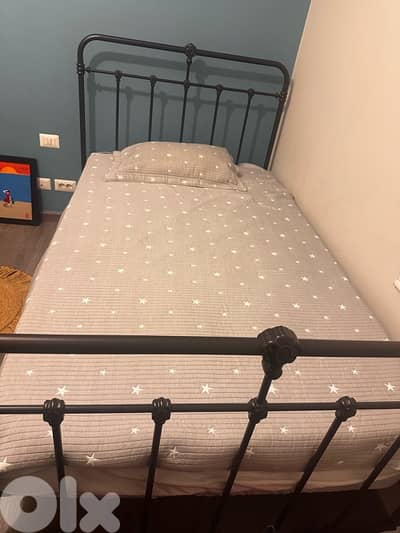 Brand new Vintage bed wit its brand new fiam mattress