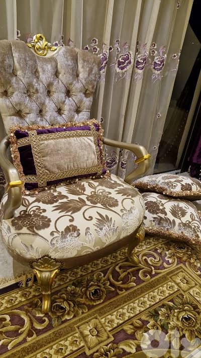 صالون للبيع يداعي السفر