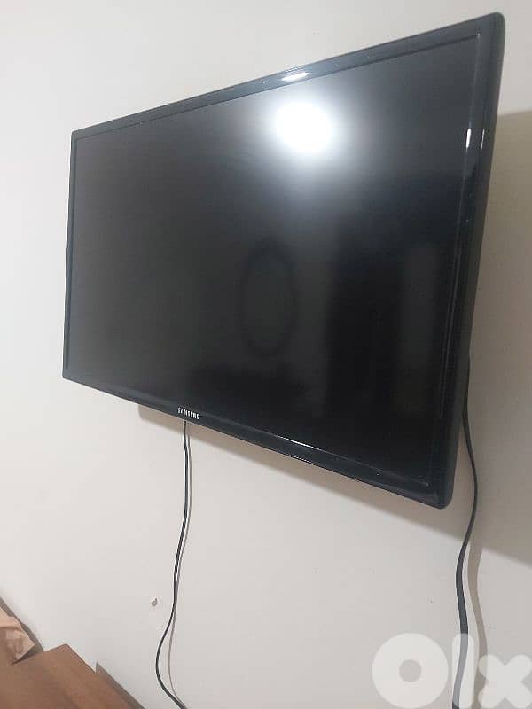 طريق الجديدة قرب موقف الجامعة العربية بناية سيلكو الطابق التاسع 1