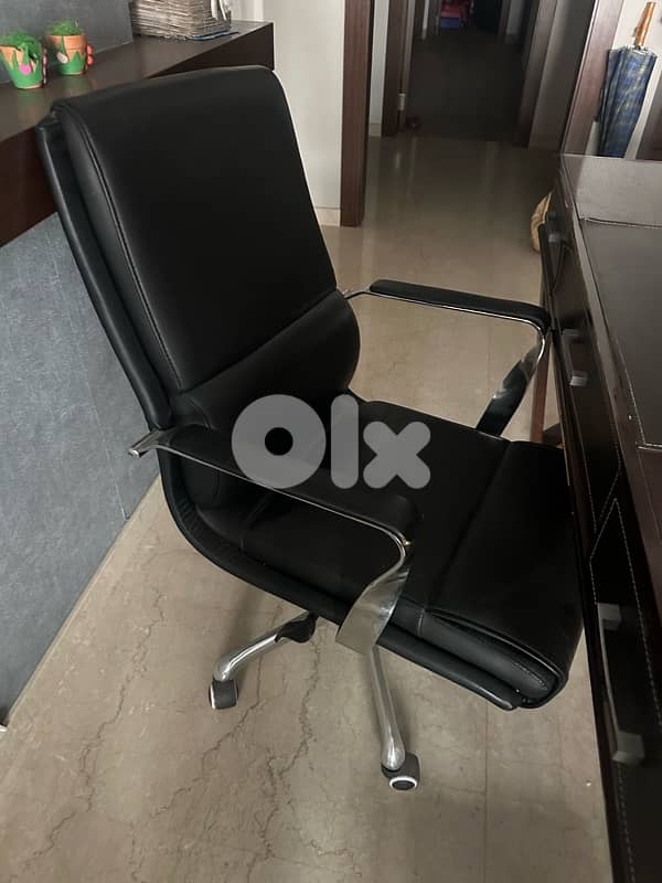 office chairs + desk for sale 6