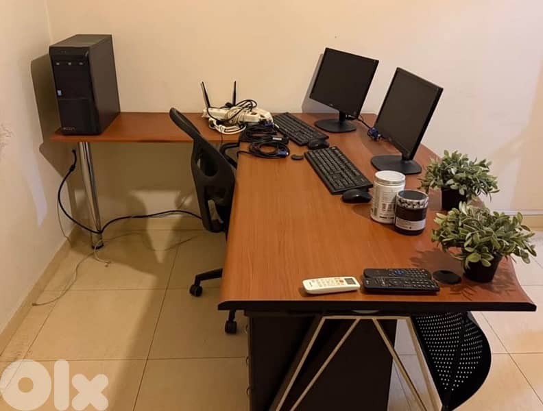 OFFICE DESK + CLOSET + SOFA 0