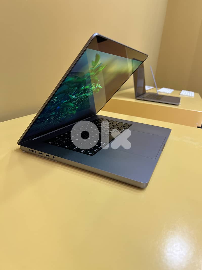 MacBook M1 Pro 16-inch (Late 2021) 3