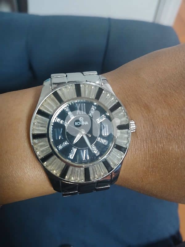 Elegant Rovina Ladies Watch with Baguette Crystal Bezel 0