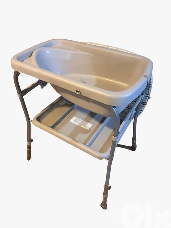 Chicco Bath Tub with Stand & Changing Table 0