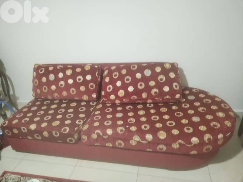 living room with high qualoty and good condition 3 pcs+center table 2