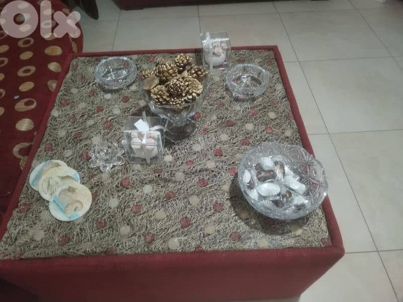 living room with high qualoty and good condition 3 pcs+center table 3