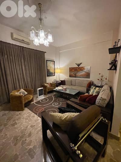 صالون  كامل (٨ اشخاص) مع اكسسوارات