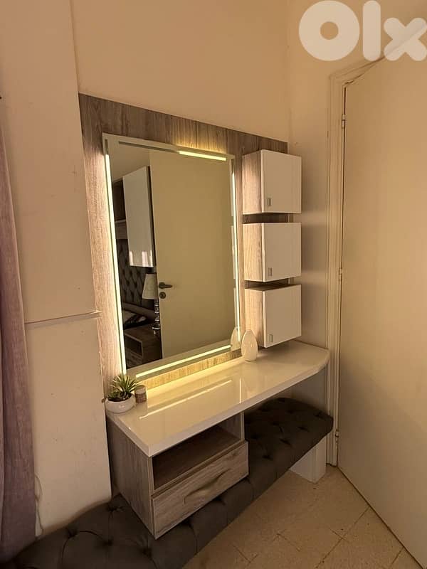 غرفة نوم كاملة للسقف مع فرشة طبية 1