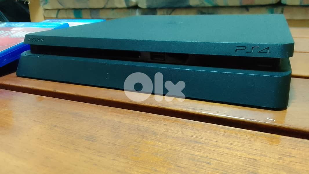 PS4 Brand New + Games 4