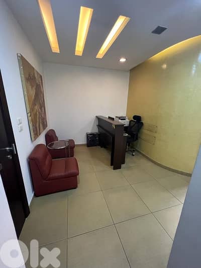 Office for rent in Badaro !! مكتب للاجار في منطقه بدارو