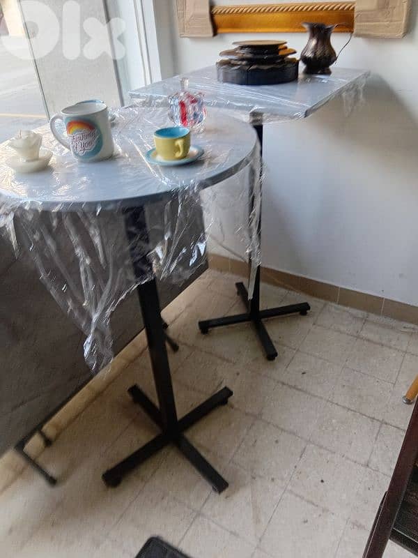 طاولات بار عدد٤ وحدي  40$ 0