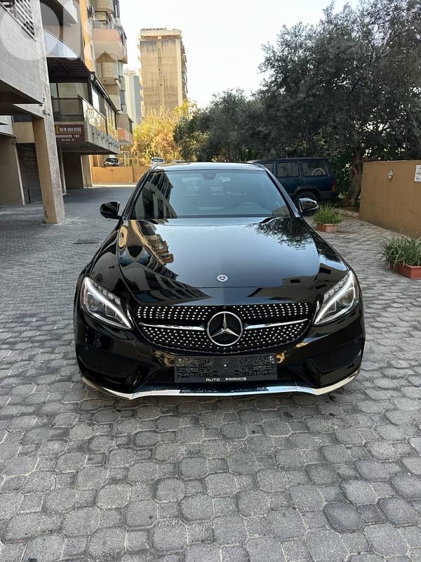 Mercedes C 300 AMG-line 4matic 2018 black on black (clean carfax) 0