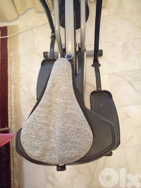 Elliptical Machine w/seat 4