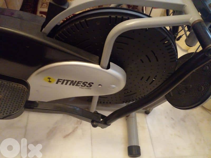 Elliptical Machine w/seat 5