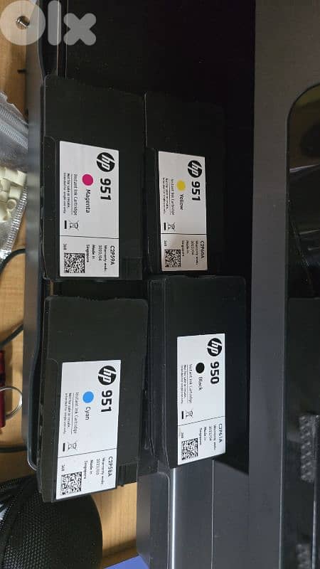 HP officejet 8610 + 4 set original INK 0