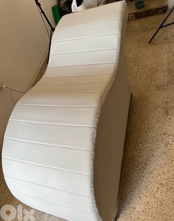 شاريو جديد لون ابيض طول ١٥٠ عرض ارتفاع ٧٥ 1