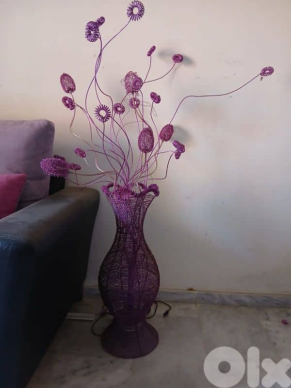 صالونان برادي  طاولة كبيرة و ٢ صغار  ثريات ولمبات 8